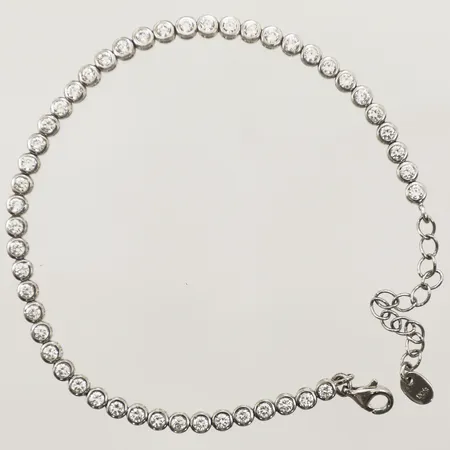 Armband med vita stenar,  justerbar längd 17,5-22cm, bredd 3,2mm Silver 925/1000 Vikt: 7,6 g
