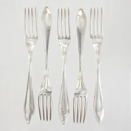 5 smörgåsgafflar 14,5cm modell Svensk spetsig, gravyr, silver Vikt: 111,4 g