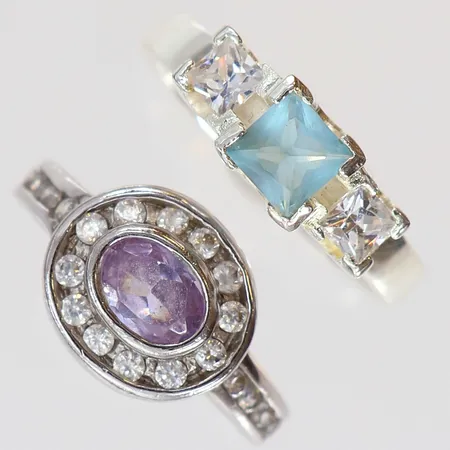 2 Ringar Vitmetall med stenar, stl:16½ samt 18¼. VITMETALL Vikt: 0 g