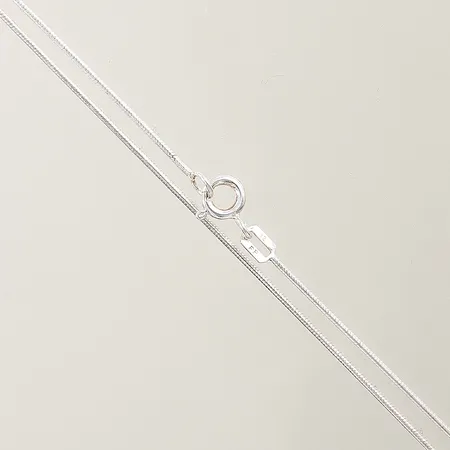 Kedja Ormlänk längd 49,5cm bredd 1mm silver 925/1000 Vikt: 4,3 g