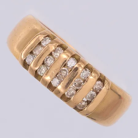 Ring diamanter 15 x ca0,015ct fancy gula stl:17½, 18K Vikt: 5,4 g