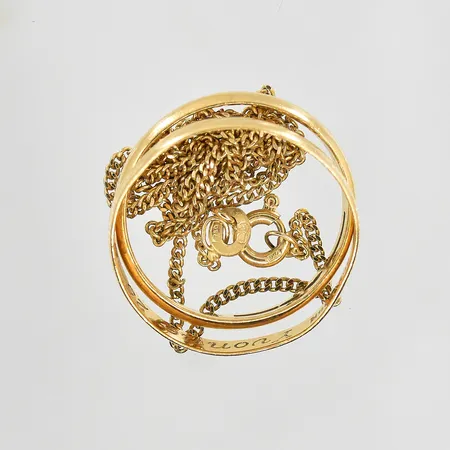 Diverse defekt guld 18K. Vikt: 9,4 g