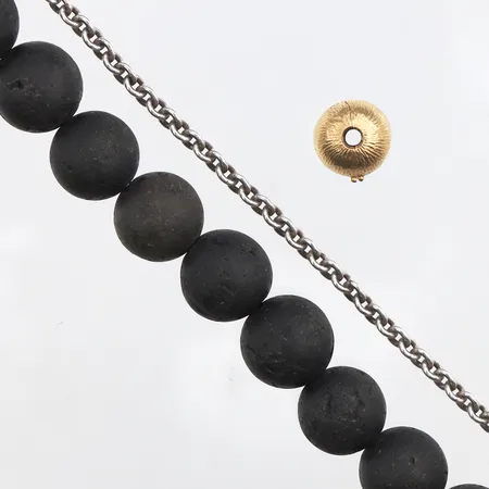 Ole Lyngaard Copenhagen,lås 18k vikt 2.8 gram,collier Lavasten längd ca 46 cm. Vikt: 0 g