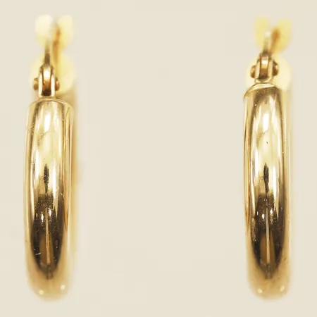 Ett par örhängen, längd ca 17,5mm, bredd ca 3mm, 14K  Vikt: 1,1 g