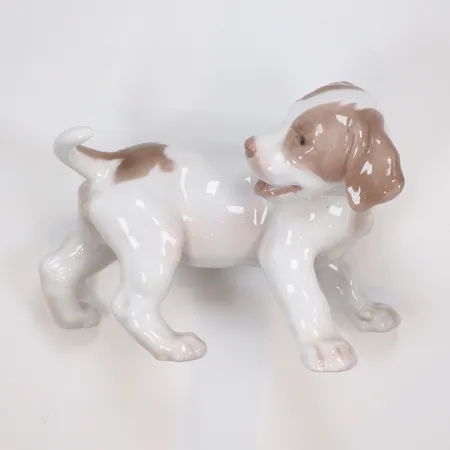 Figurin föreställande hund, Bing & Gröndal, Danmark, längd 16cm, höjd ca 11cm 