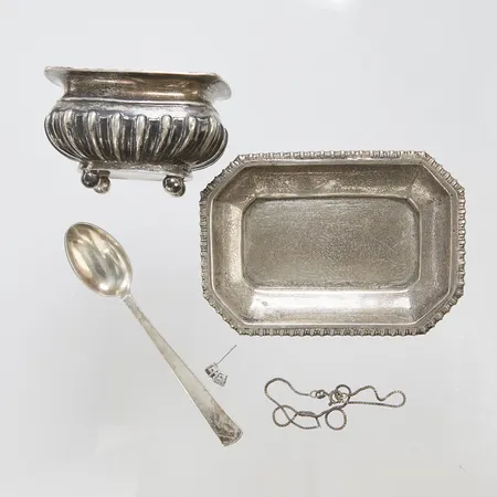 Diverse silver, defekter, stenar, 925/1000 silver Vikt: 120,9 g