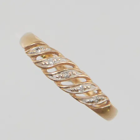 Ring diamanter 5x ca 0,01ct stl:17¾ bredd 4mm 18K 1,6g.