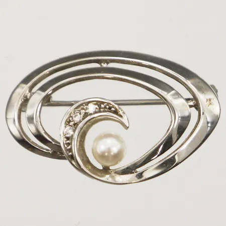 Brosch med pärla samt vita stenar, 28,5x18,5mm, 925/1000 silver Vikt: 2,9 g
