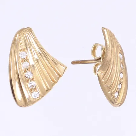 Ett par örhängen med vita stenar 18x12mm, omaka snurrebussar, 14K Vikt: 3,9 g