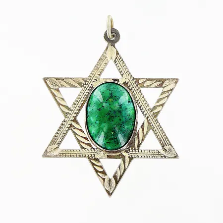 Hänge stjärna med grön sten 37x28mm, silver 925/1000. Vikt: 4,2 g
