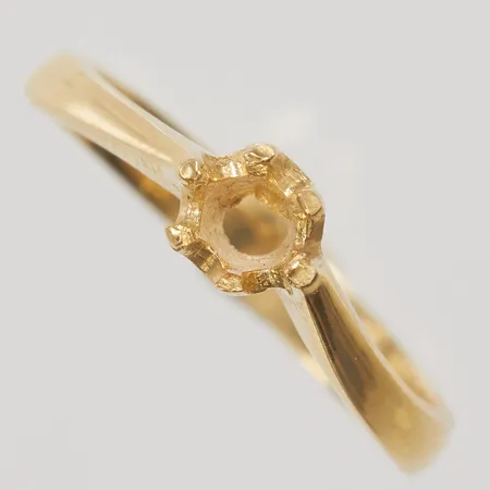 Ring utan mittsten, defekt, ostämplad, 14K, Vikt: 2,4g Vikt: 2,4 g