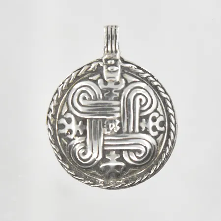 Hänge Kalevala Koru Finland, St. John's Arms, GFAB, längd 34mm, Ø27mm, 925/1000 silver. Vikt: 7,6 g