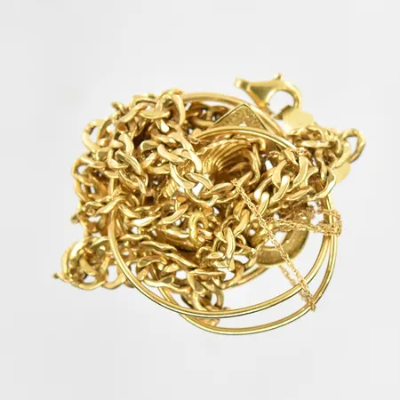 Diverse defekt guld 18K. Vikt: 18,1 g