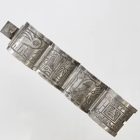 Armband, längd ca 17cm, bredd 40,5mm, stämplat Peru, missfärgat, 925/1000 silver Vikt: 45,5 g