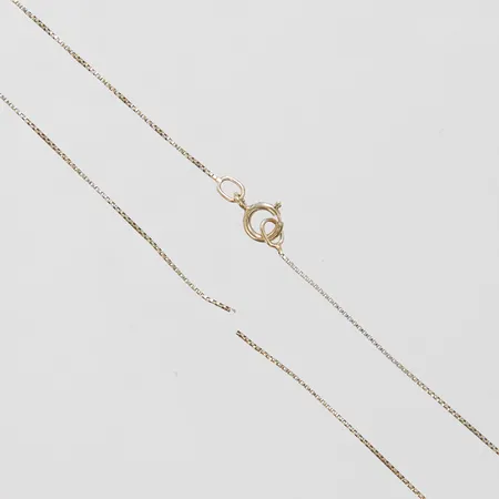 Diverse guld, defekt, avklippt, vitguld, 14K Vikt: 0,8 g Skickas med postpaket.