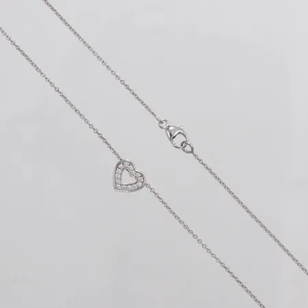 Collier med integrerat hänge med diamanter 14 x ca 0,01ct längd 42cm bredd 1-8mm, vitguld 18K Vikt: 3,4 g