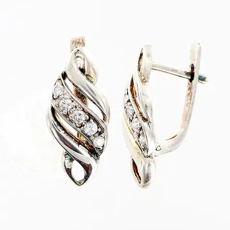 Ett par örhängen 21x9mm, vita stenar, silver 925/1000 Vikt: 3,4 g