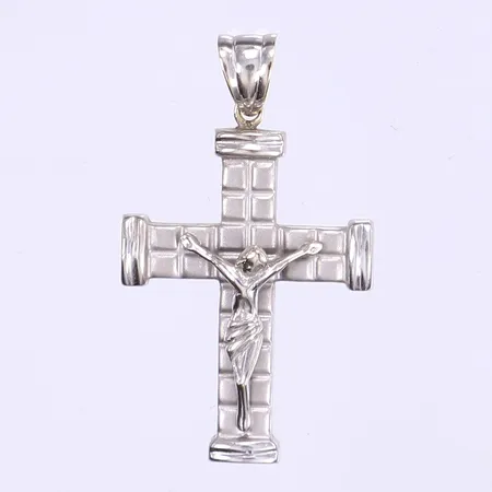 Hänge krucifix längd 40mm bredd 20mm vitguld 14K Vikt: 2,6 g