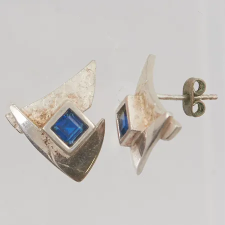 Ett par örhängen 18mm blå stenar 925/1000 Silver 4,6g.