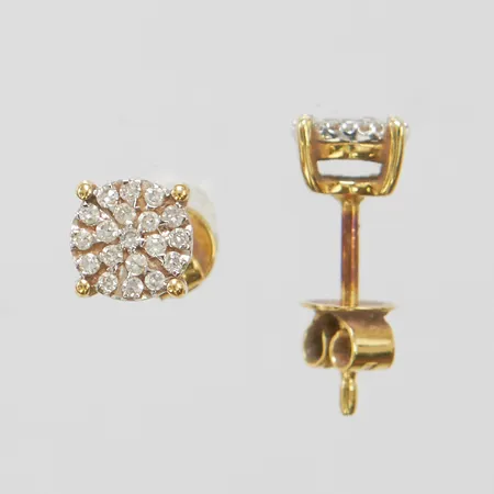 Örhängen med diamanter, 38 x ca 0,005ct diamanter, Ø6mm, fattning i vitguld, missfärgade stift, 18K, Vikt: 2,2g Vikt: 2,2 g