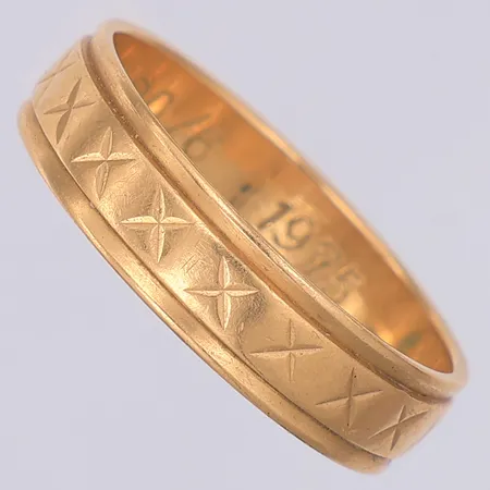 Ring stl:18¼, gravyr, 18k Vikt: 4 g