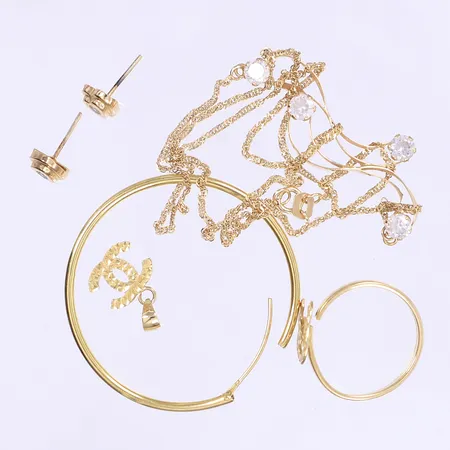 Diverse guld defekt, delvis med sten, 18K Vikt: 5,9 g