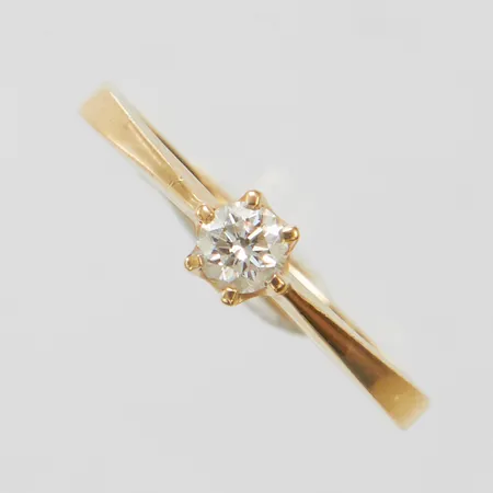 Ring med diamant, stl:18, 1 x 0,25ct enligt gravyr, bredd 2-5mm, GHA, 18K, Vikt: 3,3g Vikt: 3,3 g