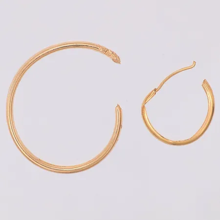 Två guldbitar 18K Vikt: 5,1 g