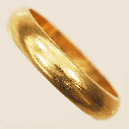 Ring stl 17, bredd: 4mm, gravyr, 18K Vikt: 3,8 g