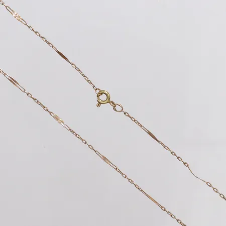 Kedja längd 66cm bredd 1,2mm, något bucklig, 14K Vikt: 2,3 g