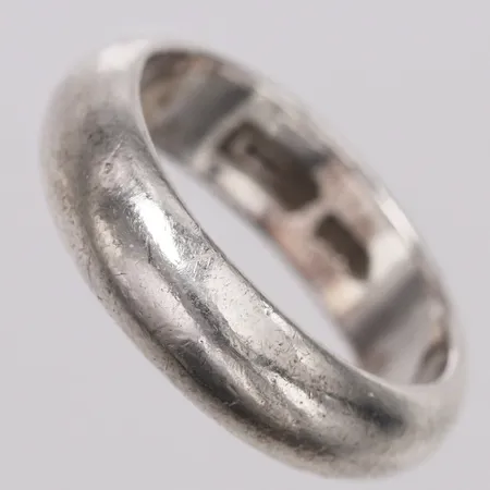 Ring slät Guldfynd stl:16 bredd7,5mm, repig, silver 925/1000 Vikt: 4,6 g