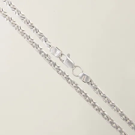 Kedja längd 48cm bredd 3,2mm buckliga låsöglor, silver 925/1000 Vikt: 12,4 g