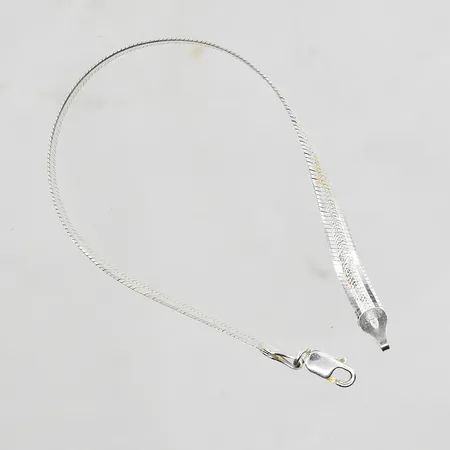 Armband ledad halvstel modell GHA längd 18½cm, bredd 5mm, 925/1000 silver. Vikt: 5,3 g