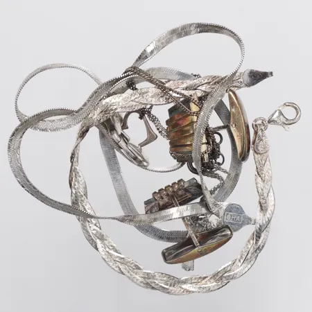 Diverse silver, defekter/av, missfärgad, silver 925/1000  Vikt: 23,7 g