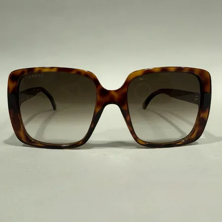 Solglasögon Gucci modell GG0632S 56¤20-145, nyskick, dustbag, putsduk, orginal fodral, inga andra tillbehör