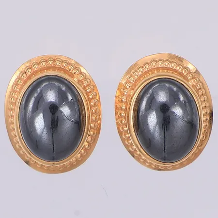 Ett par örhängen hematit 10mm, 18K Vikt: 2 g