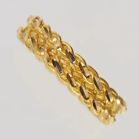 Ring tvåradig stl:18 bredd 4,5mm ostämplat 21K.  Vikt: 4,6 g