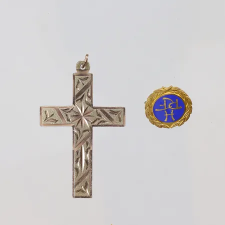 Diverse guld, nål i metall 8K Vikt: 5,3 g