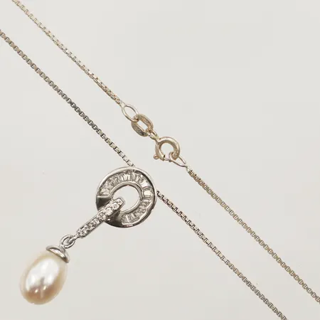 Kedja Venezia med integrerat hänge, pärla samt vita stenar,  längd inkl hänge 51,5cm, bredd 0,9 på kedja, 2,2-11,4mm bredd på hänget Silver 925/1000 Vikt: 5,8 g