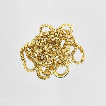 Diverse defekt guld 18K. Vikt: 3,5 g