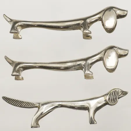 Tre smörtaxar, längd ca 9cm, metall. 