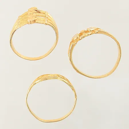 3 ringar stl: 16½/18/17½ , skeva 21K  Vikt: 8,3 g