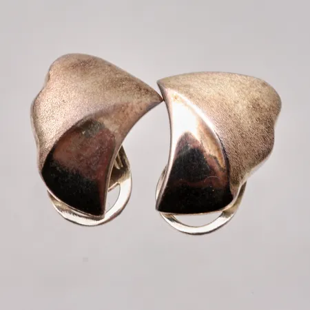 Örhängen mått 12,7x14,31mm, clips, TIE, silver 925/1000, 5,07g.