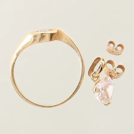 Diverse guldsmycken med stenar skev udda skadad 18K Vikt: 2,7 g