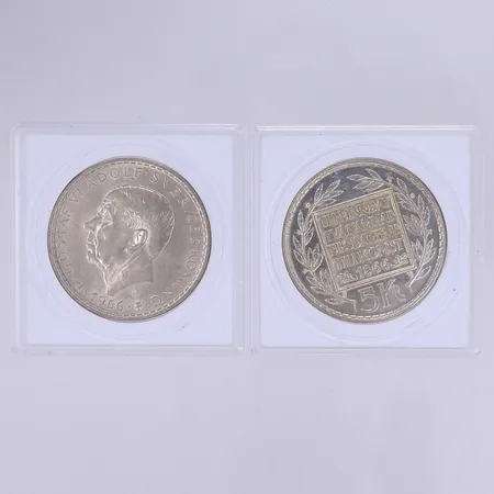 2 silvermynt 5kr Gustav VI Adolf Sveriges Konung - Till Minnet av Tvåkammar-riksdagens Tillkomst 1866, 1966, i etuier, silver 400/1000 vikt ca 36g Vikt: 36 g