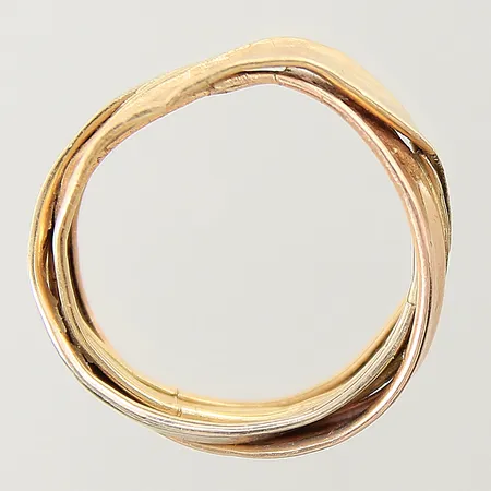 Ring defekt 18K Vikt: 3,1 g