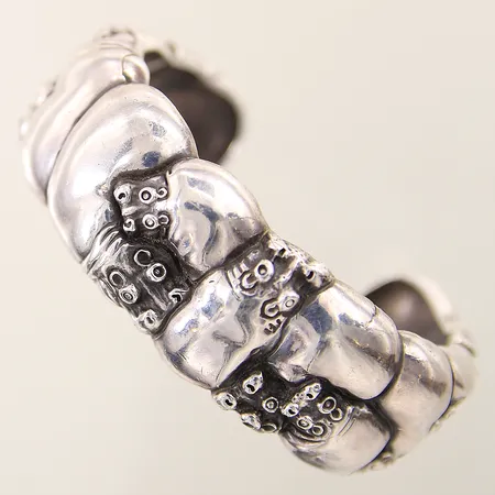 Armring "Hippo Bangle" Patrick Mavros Ø75mm, mindre spricka silver 925/1000 Vikt: 80,6 g
