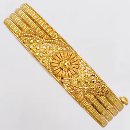 Armring filigranarbete Ø59mm bredd 13,3mm, skruvlås, något skev, 22K Vikt: 27 g