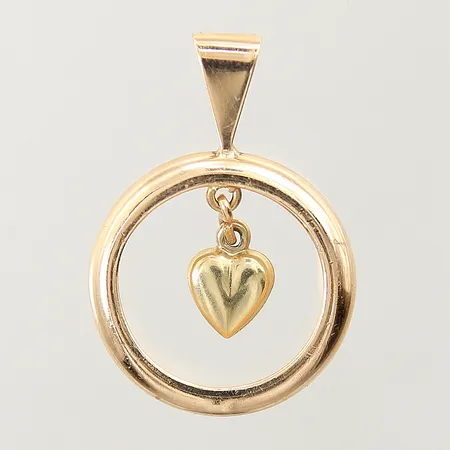 Hänge med hjärta 33x23mm, omarbetad ring, gravyr 18K Vikt: 7,5 g
