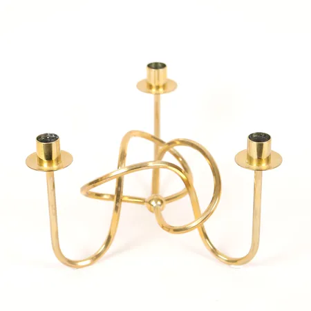 Ljusstake "Vänskapsknuten" Josef Frank för Svenskt Tenn, mässing, höjd: 15,5cm, smärre bruksslitage. Skickas med postpaket.